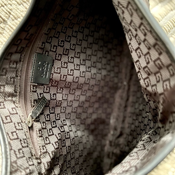 Gucci “Jackie” Vintage Bag.  Brown suede, bamboo handle, and rare crab clasp. - Picture 6 of 12